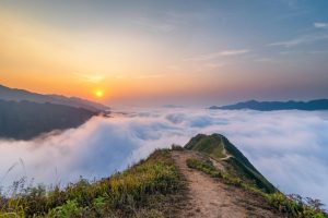 từ hà nội lên tà xùa bao nhiêu km
